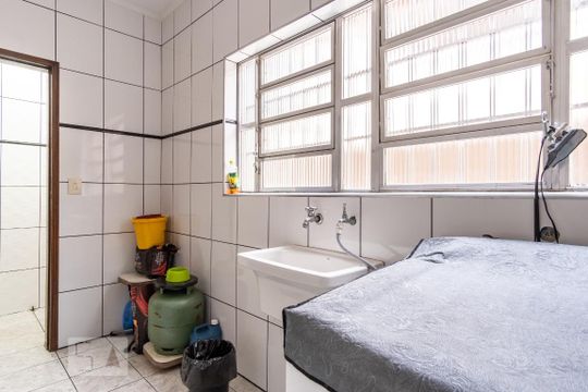 Lavanderia de casa para alugar com 3 quartos, 240m² em Vila Charlote, São Paulo