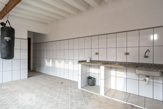 Quintal de casa para alugar com 3 quartos, 240m² em Vila Charlote, São Paulo