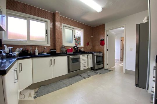 Cozinha de casa à venda com 4 quartos, 384m² em Vila Inah, São Paulo