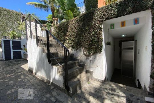 Quintal de casa à venda com 4 quartos, 384m² em Vila Inah, São Paulo