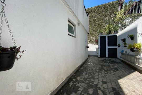 Quintal de casa à venda com 4 quartos, 384m² em Vila Inah, São Paulo