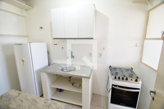 Cozinha de apartamento para alugar com 1 quarto, 45m² em Botafogo, Campinas