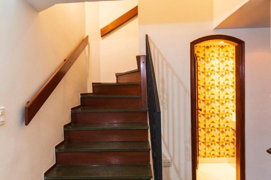 Escada de casa à venda com 4 quartos, 260m² em Parque Jabaquara, São Paulo