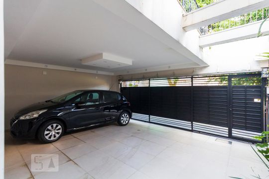 Garagem de casa à venda com 4 quartos, 260m² em Parque Jabaquara, São Paulo