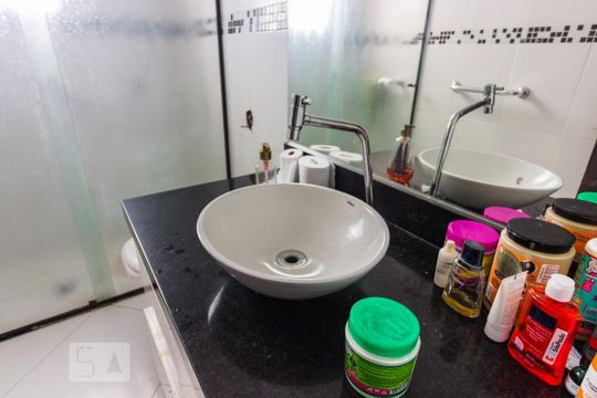 Banheiro de casa à venda com 2 quartos, 130m² em Imirim, São Paulo