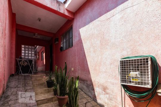 Garagem de casa à venda com 2 quartos, 130m² em Imirim, São Paulo