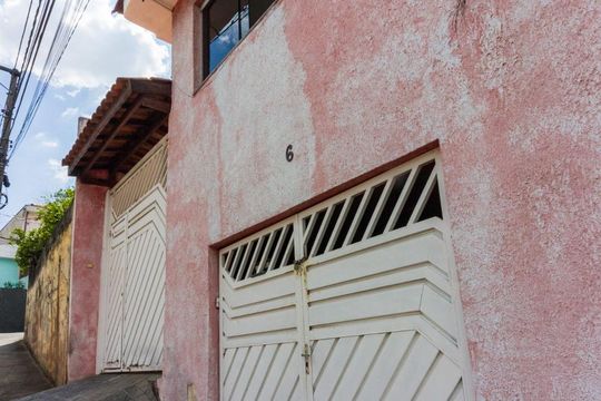 Fachada de casa à venda com 2 quartos, 130m² em Imirim, São Paulo