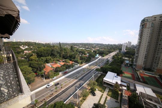 Vista de apartamento para alugar com 3 quartos, 195m² em Brooklin Paulista, São Paulo