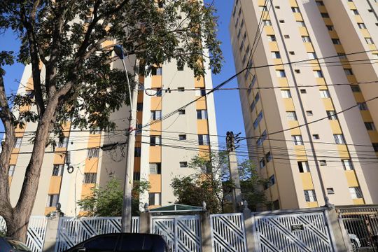 Fachada de apartamento para alugar com 2 quartos, 57m² em Parque Santos Dumont, Taboão da Serra