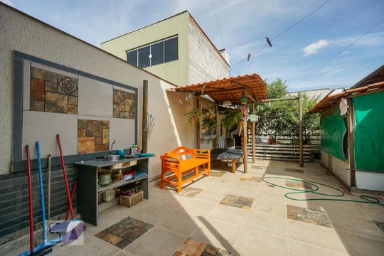Quintal de casa à venda com 4 quartos, 238m² em Vila Santa Clara, São Paulo
