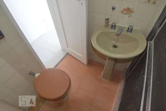 Banheiro de apartamento à venda com 1 quarto, 35m² em Copacabana, Rio de Janeiro