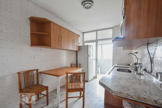 Cozinha de apartamento à venda com 2 quartos, 85m² em Santo Amaro, São Paulo