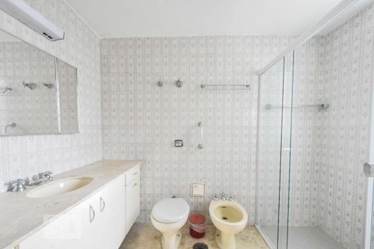 Banheiro de apartamento à venda com 2 quartos, 85m² em Santo Amaro, São Paulo