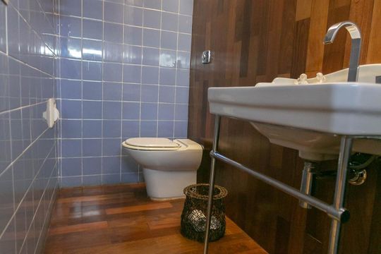 Lavabo de apartamento para alugar com 4 quartos, 370m² em Funcionários, Belo Horizonte