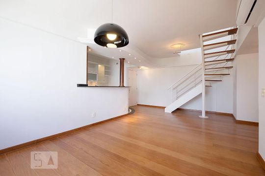 Sala de apartamento à venda com 2 quartos, 145m² em Vila Madalena, São Paulo