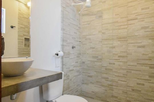 Banheiro de kitnet/studio para alugar com 1 quarto, 59m² em Vila Congonhas, São Paulo