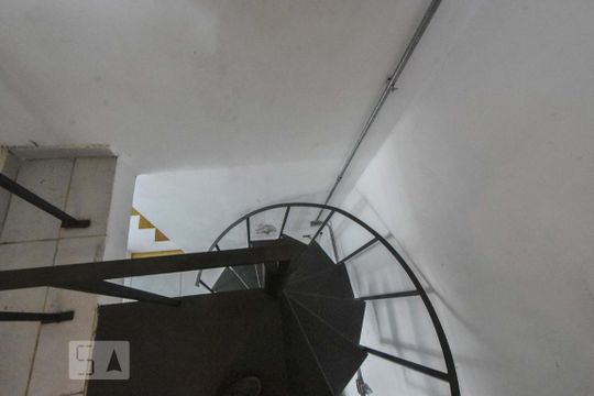 Escada de kitnet/studio para alugar com 1 quarto, 59m² em Vila Congonhas, São Paulo