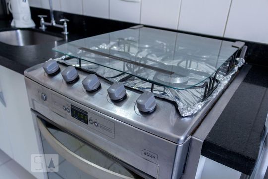 Cozinha de apartamento para alugar com 2 quartos, 49m² em Vila das Mercês, São Paulo