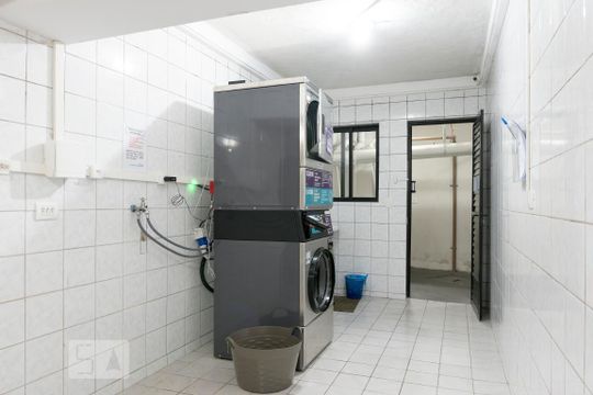 Área Comum - Lavanderia de apartamento para alugar com 1 quarto, 54m² em Centro, Curitiba
