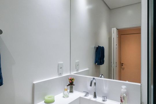 Banheiro da suíte de apartamento à venda com 2 quartos, 104m² em Paraíso, São Paulo