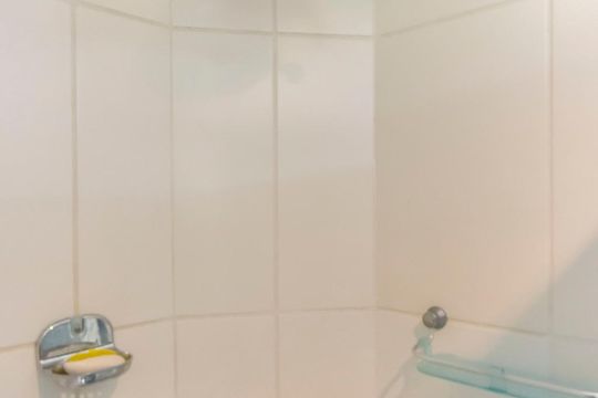 Banheiro - Torneira de apartamento para alugar com 2 quartos, 55m² em Jardim Nova Europa, Campinas