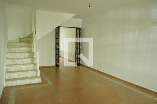 Sala 1 de casa para alugar com 3 quartos, 160m² em Cidade Mãe do Céu, São Paulo