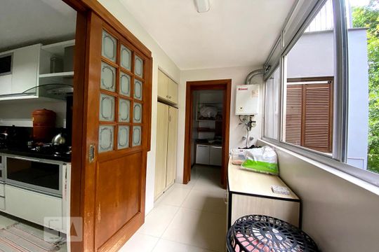Lavanderia de apartamento à venda com 4 quartos, 330m² em Primavera, Novo Hamburgo