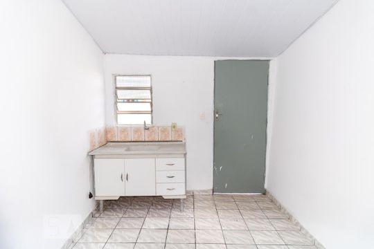 Cozinha de casa para alugar com 1 quarto, 40m² em Vila Maria Alta, São Paulo