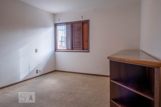 Suíte de casa à venda com 3 quartos, 150m² em Santa Teresinha, São Paulo