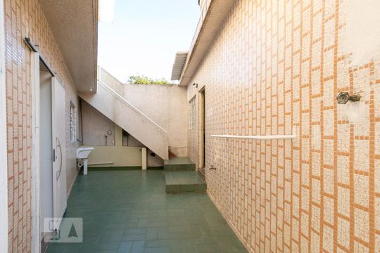 Quintal de casa para alugar com 3 quartos, 200m² em Baeta Neves, São Bernardo do Campo