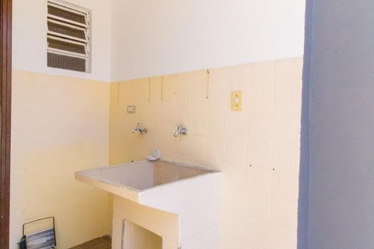 Área de Serviço de casa para alugar com 2 quartos, 200m² em Jardim Regina, São Paulo