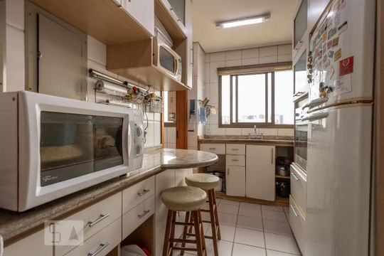 Cozinha de apartamento à venda com 3 quartos, 237m² em Petrópolis, Porto Alegre