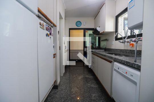Cozinha de apartamento à venda com 4 quartos, 207m² em Perdizes, São Paulo