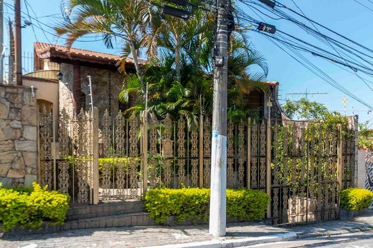Fachada de casa para alugar com 3 quartos, 440m² em Jardim Maringá, São Paulo