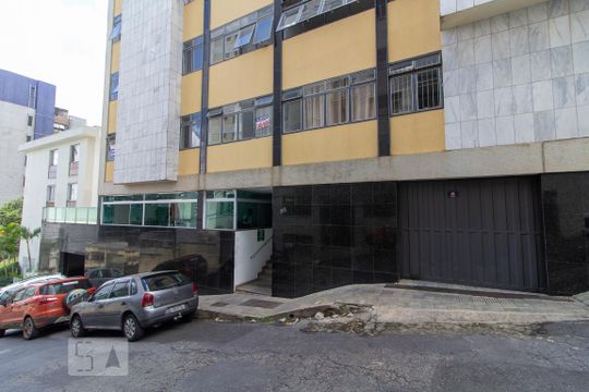 Vista da Rua de apartamento à venda com 3 quartos, 120m² em Santo Antônio, Belo Horizonte