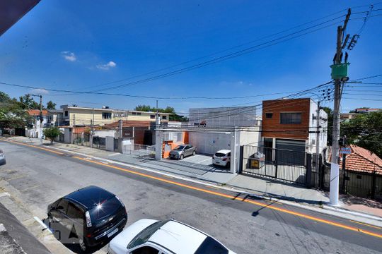Vista de casa à venda com 2 quartos, 300m² em Alto da Lapa, São Paulo