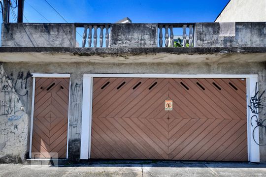 Fachada de casa à venda com 2 quartos, 300m² em Alto da Lapa, São Paulo