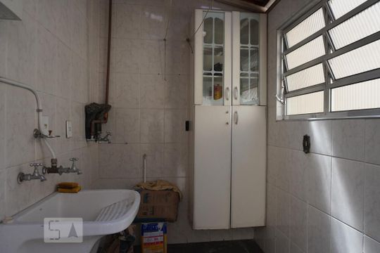 Área de Serviço e Quintal de casa para alugar com 2 quartos, 90m² em Santa Teresinha, São Paulo