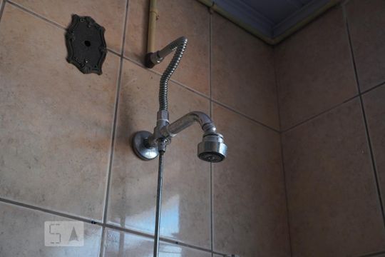Banheiro de casa para alugar com 2 quartos, 90m² em Santa Teresinha, São Paulo