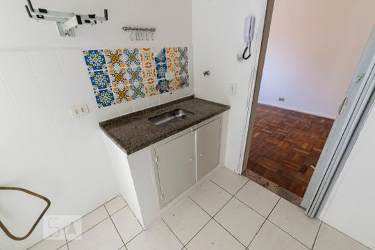 Cozinha de apartamento para alugar com 2 quartos, 63m² em Vila Mariana, São Paulo