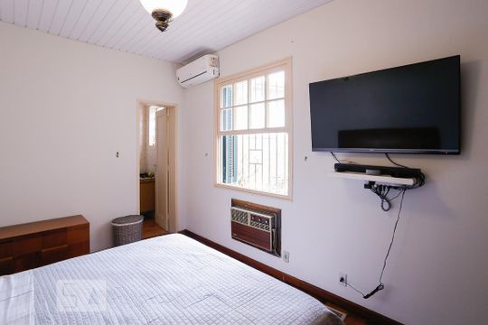 Suíte de casa à venda com 3 quartos, 250m² em Sumaré, São Paulo