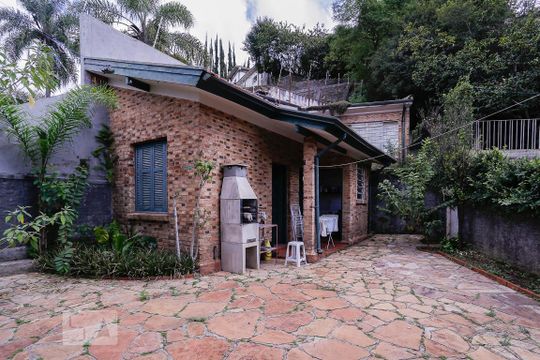 Vista Quarto 2 de casa à venda com 3 quartos, 250m² em Sumaré, São Paulo