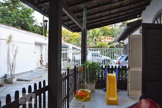 Varanda de casa à venda com 3 quartos, 287m² em Jacarepaguá, Rio de Janeiro