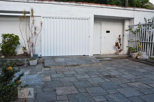Garagem de casa à venda com 3 quartos, 287m² em Jacarepaguá, Rio de Janeiro