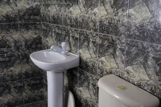 Banheiro da Suíte de casa à venda com 2 quartos, 75m² em Cidade Líder, São Paulo