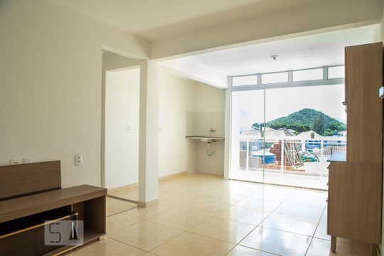 Apartamento para alugar com 2 quartos, 50m² em Vargem Pequena, Rio de Janeiro