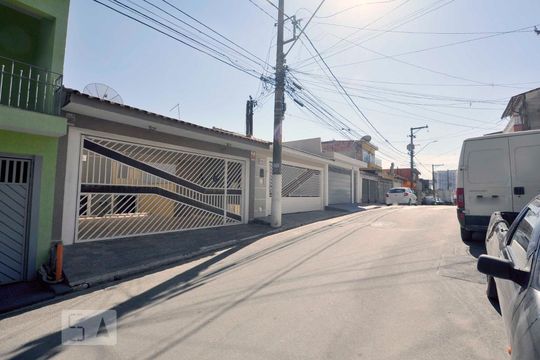 Vista da Rua  de casa à venda com 4 quartos, 250m² em Jaguaribe, Osasco