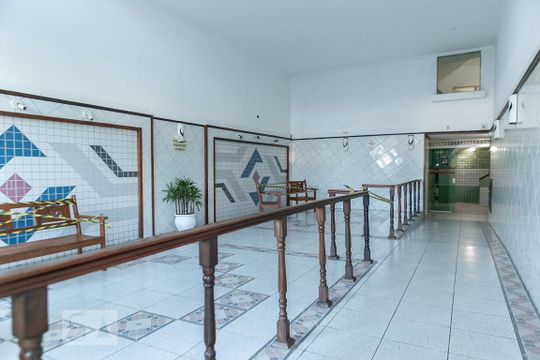 Hall de entrada de apartamento para alugar com 2 quartos, 50m² em Aparecida, Santos