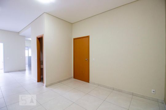 Sala de apartamento para alugar com 2 quartos, 80m² em Jardim Samambaia, Jundiaí