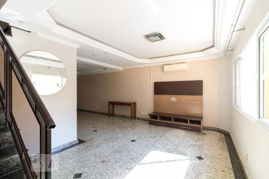 Casa de Condomínio para alugar com 3 quartos, 150m² em Vila Rio, Guarulhos